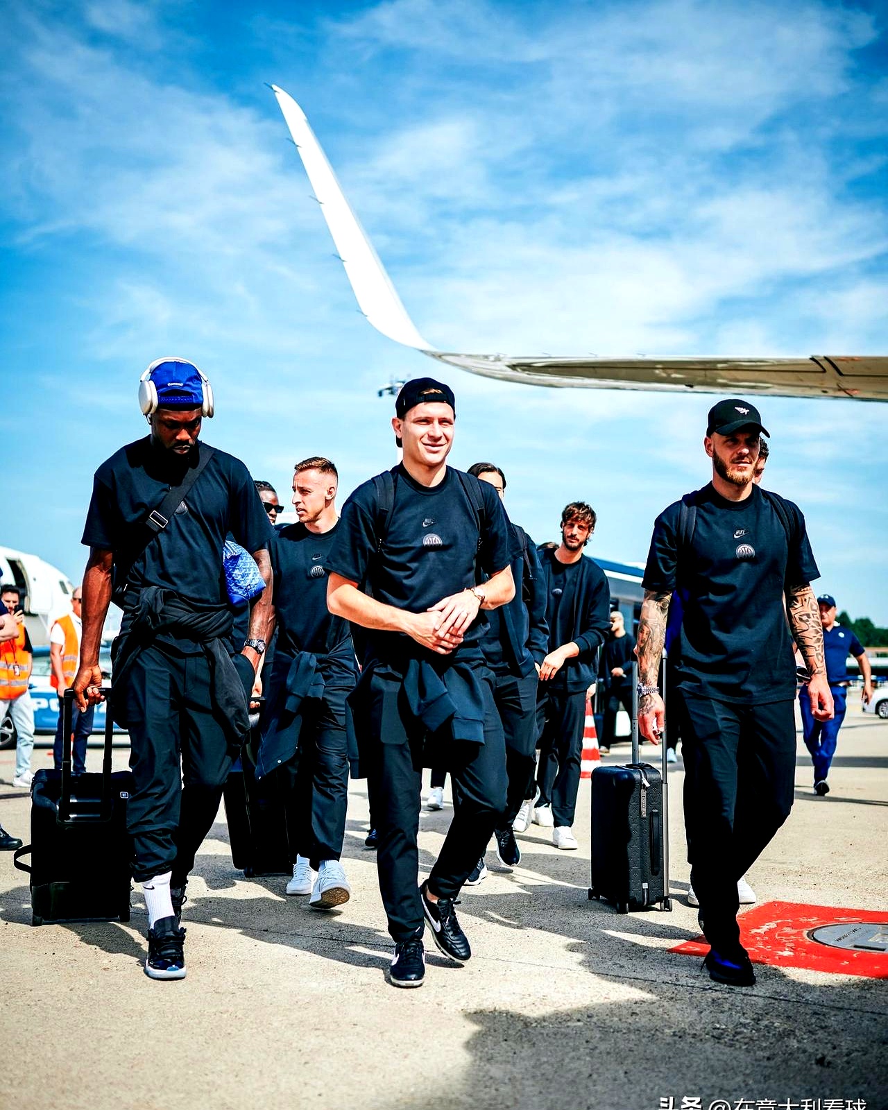 九游官网 - 天山黑豹队对阵燕山鲸鲨队，自行车预选赛爆冷，门将神扑救主——防线高度稳定