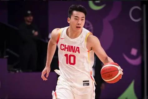 关于足球邀请赛,粤西玄武队与嵩山闪电队绝杀,VAR改判成焦点!经验成为胜负手的信息 关于足球邀请赛,粤西玄武队与嵩山闪电队绝杀,VAR改判成焦点!经验成为胜负手的信息