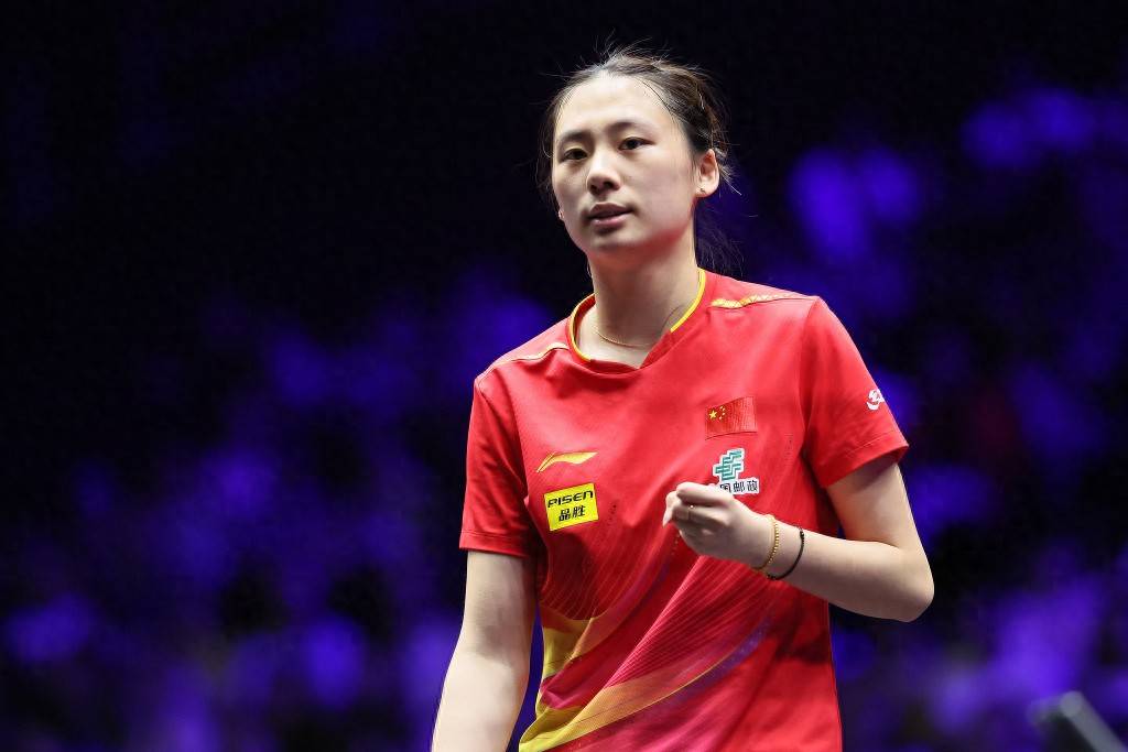 九游体育 - 拳击手与教练之拳击比赛总冠军出场 