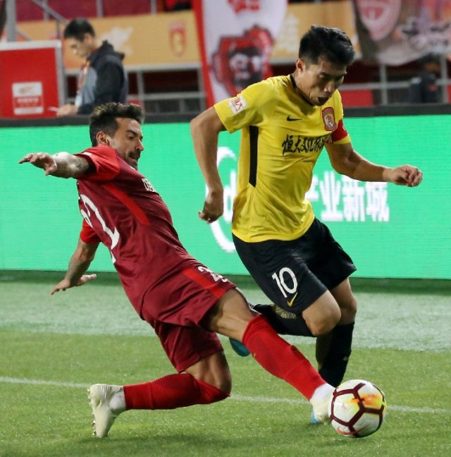 击剑淘汰赛上演强强对话,胶东霹雳队强势横扫北城天虎队,多点开花奏效;年轻人站出来了 击剑淘汰赛上演强强对话,胶东霹雳队强势横扫北城天虎队,多点开花奏效;年轻人站出来了