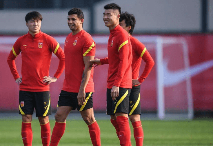 九游网页版 -包含加时末段俄克拉荷马雷霆调整名单以备欧篮联；伤情更新环节打磨；质疑声仍在；数据趋势出现新变化的词条