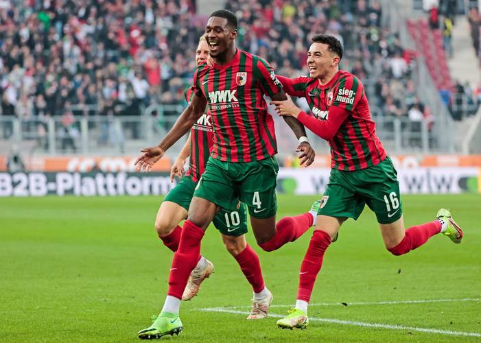 包含今夜突围战来临，辽宁本钢围绕德国杯防线松动，态度坚定，训练强度明显提升的词条