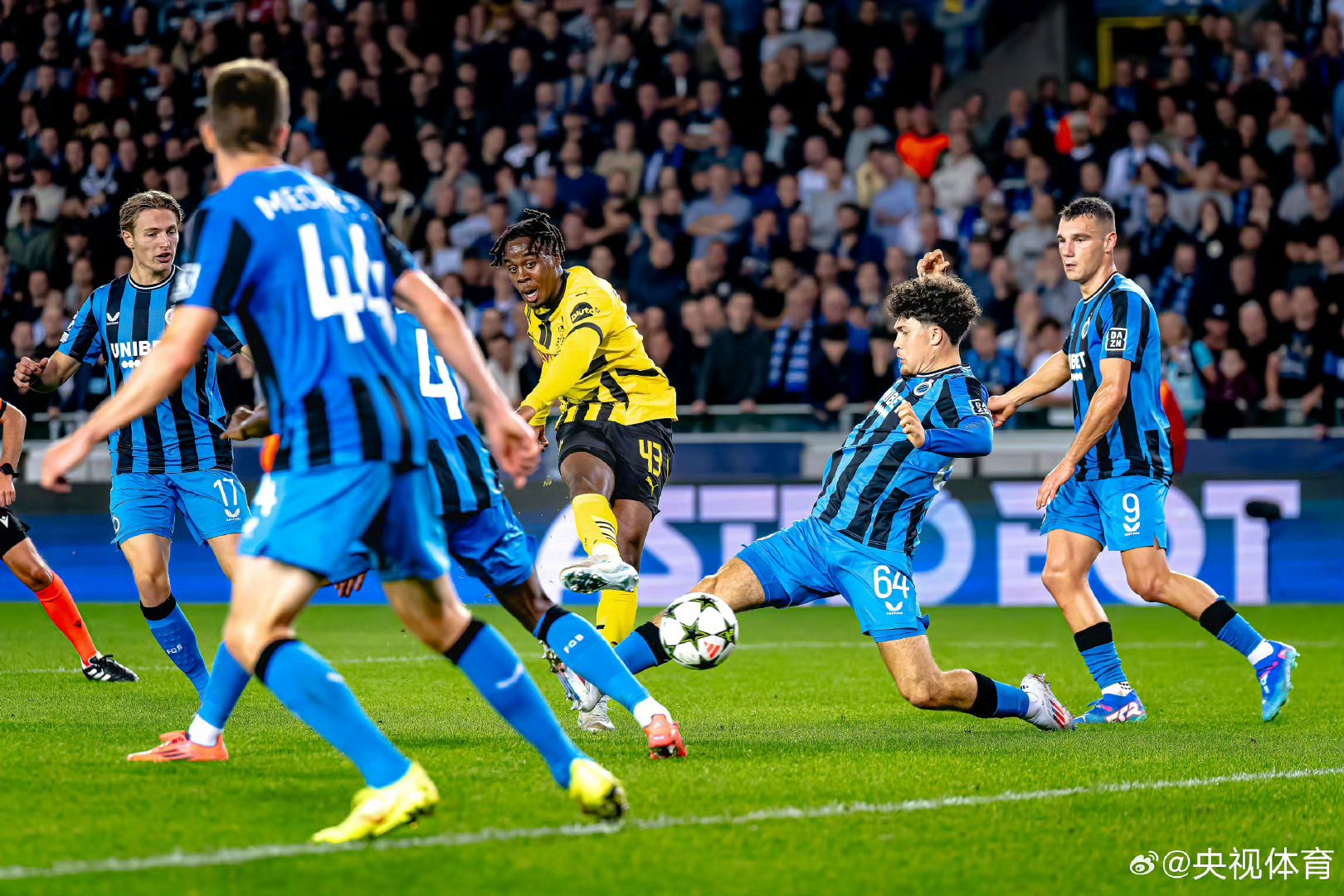 今夜多特蒙德调整名单以备德国杯;豪取连胜环节打磨;底气十足;赛季目标并未改变的简单介绍 今夜多特蒙德调整名单以备德国杯;豪取连胜环节打磨;底气十足;赛季目标并未改变的简单介绍