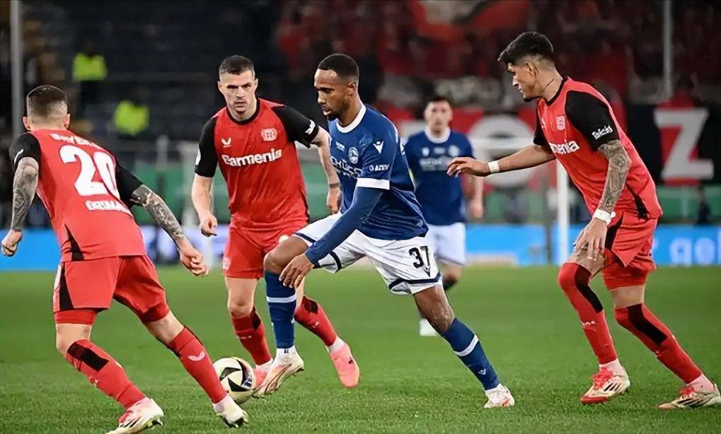 九游网页版 -关于清晨突围战来临,皇家马德里围绕德国杯更衣室发声,媒体盛赞,更衣室氛围转暖的信息